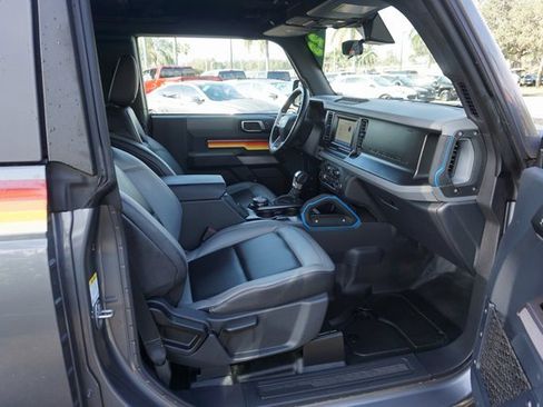 Used 2023 Ford Bronco Black Diamond w/ Sasquatch Package image 3