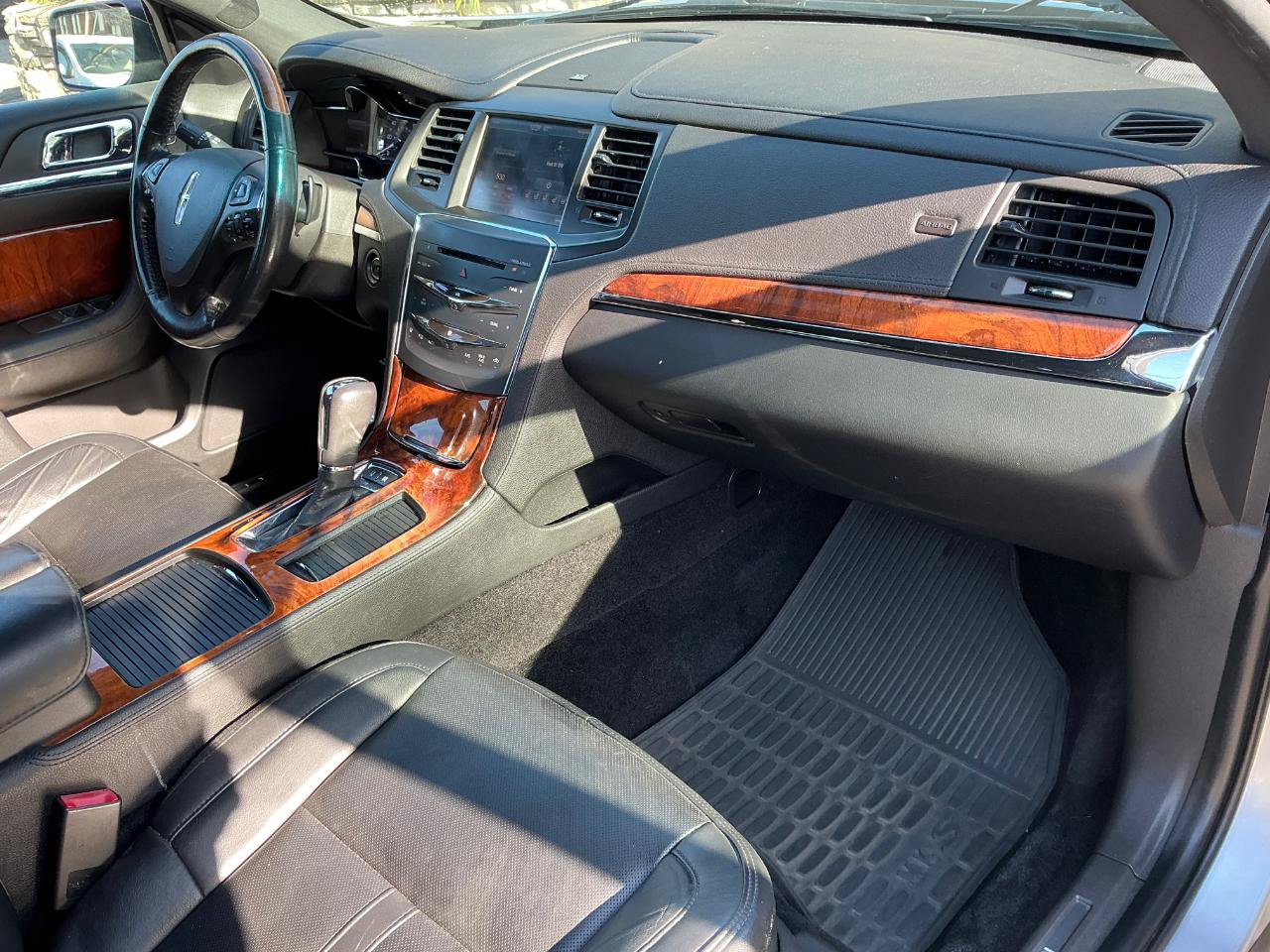 Used 2013 Lincoln MKS AWD image 10