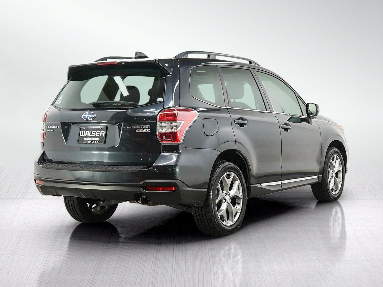Used 2016 Subaru Forester 2.5i Touring w/ Popular Package #2 AWD/4WD image 5