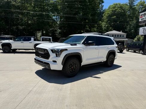 Used 2026 Toyota Sequoia TRD Pro AWD/4WD image 10
