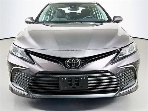Used 2023 Toyota Camry LE image 2