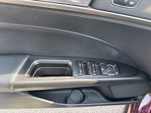 Used 2017 Ford Fusion SE w/ Fusion SE Technology Package image 14