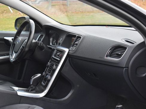 Used 2015 Volvo S60 T5 Premier Plus image 12