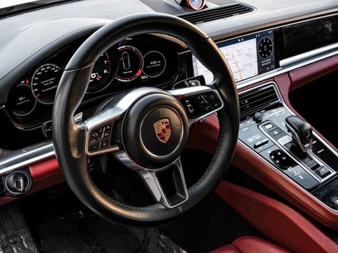 Used 2018 Porsche Panamera image 15