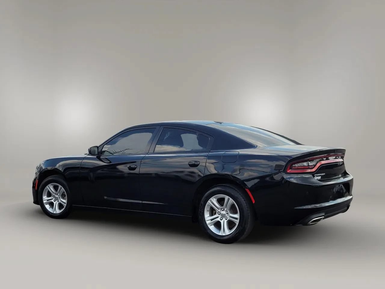 Used 2023 Dodge Charger SXT RWD image 8