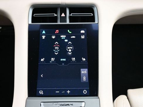Used 2025 Porsche Taycan image 21