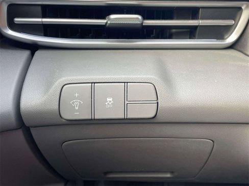 Certified 2024 Hyundai Elantra SEL image 19