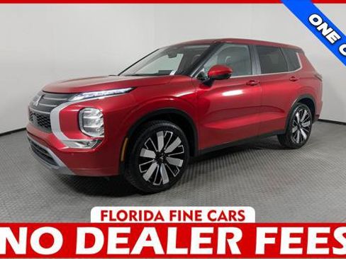 Used 2025 Mitsubishi Outlander SE FWD image 1