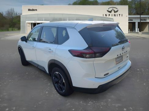 Used 2024 Nissan Rogue SV FWD image 5