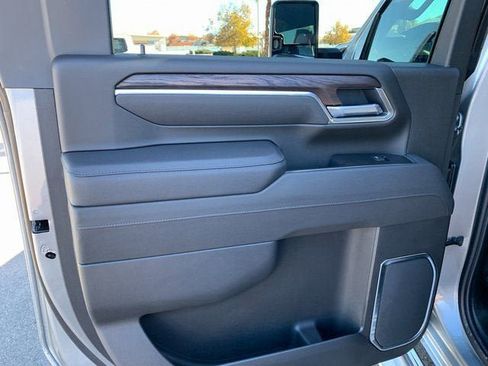 New 2026 GMC Sierra 2500 SLT w/ SLT Premium Package image 14