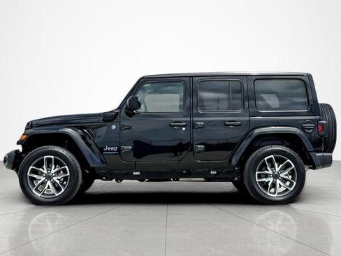 Used 2024 Jeep Wrangler Unlimited AWD/4WD image 2