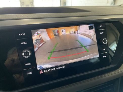 Used 2024 Volkswagen Taos SE image 19