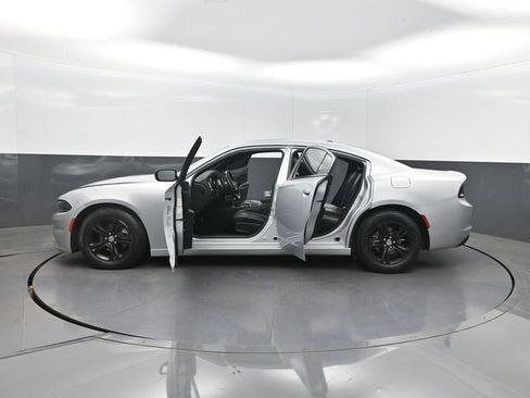 Used 2021 Dodge Charger SXT w/ Leather Interior Group RWD image 38