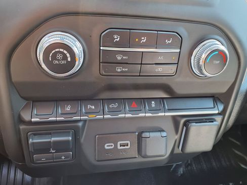 Used 2025 GMC Sierra 2500 Pro w/ 1SA Pro Safety Plus Package AWD/4WD image 7