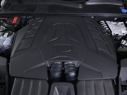 Certified 2024 Porsche Cayenne S image 29