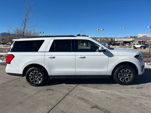 Used 2024 Ford Expedition Max XLT image 10