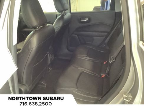Used 2018 Jeep Compass Latitude w/ Cold Weather Group AWD/4WD image 13
