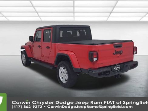 Used 2022 Jeep Gladiator Sport image 11