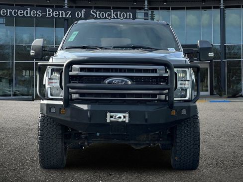 Used 2022 Ford F250 Lariat w/ Black Appearance Package image 9