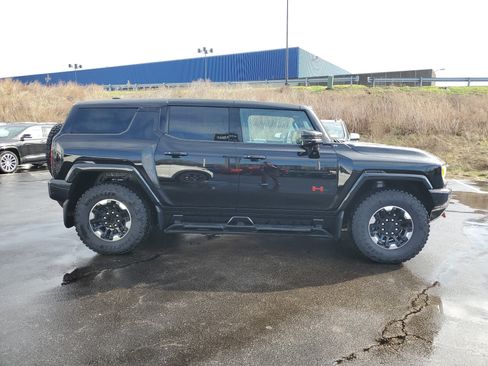 Used 2024 GMC Hummer EV 2X w/ Extreme Off-Road Package AWD/4WD image 3