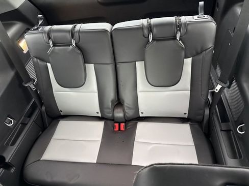 Used 2023 Ford Explorer XLT w/ Equipment Group 202A image 15