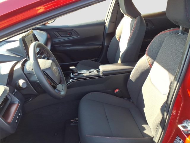 Certified 2026 Toyota Prius Plug-In Hybrid FWD image 5