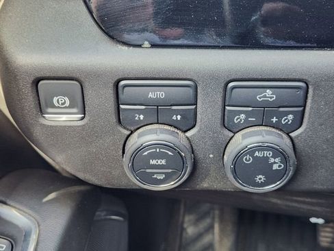 Used 2025 Chevrolet Silverado 1500 LT image 25