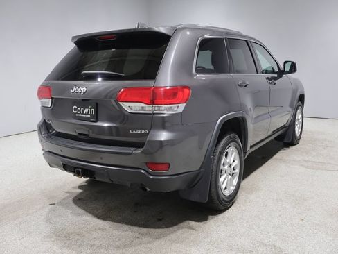 Used 2019 Jeep Grand Cherokee Laredo AWD/4WD image 2