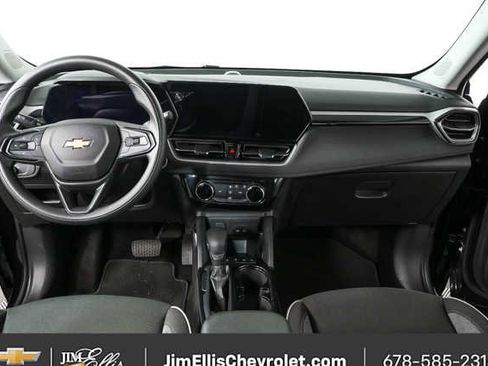 Used 2025 Chevrolet TrailBlazer LT image 16
