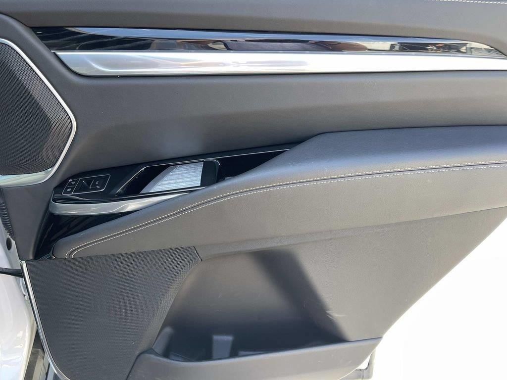 Certified 2025 Cadillac Escalade Sport AWD/4WD image 22