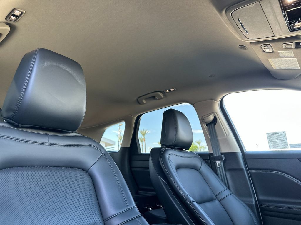 Certified 2025 Lincoln Corsair AWD w/ Equipment Group 101A image 16