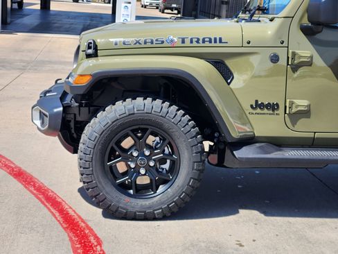 New 2026 Jeep Gladiator Sport image 10