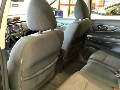 Used 2019 Nissan Rogue S image 18