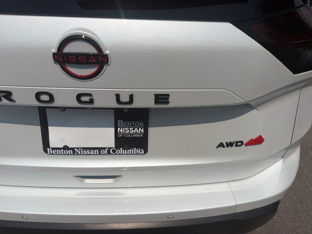 Certified 2026 Nissan Rogue SV AWD/4WD image 39
