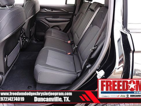 Certified 2025 Jeep Grand Cherokee Laredo image 14