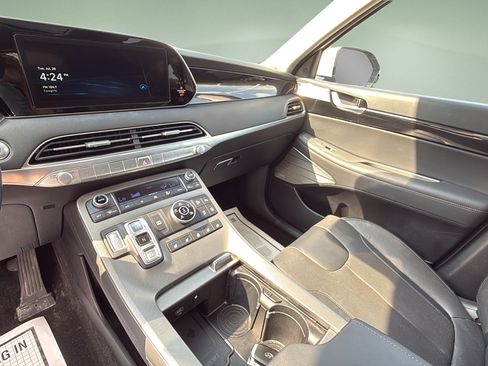 Used 2022 Hyundai Palisade Limited w/ Winter Package AWD/4WD image 31