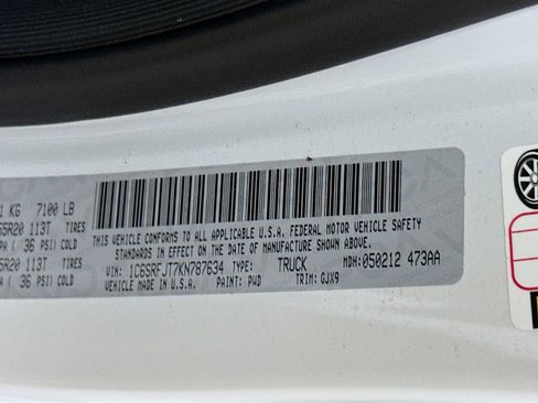 Used 2019 RAM 1500 Laramie AWD/4WD image 34