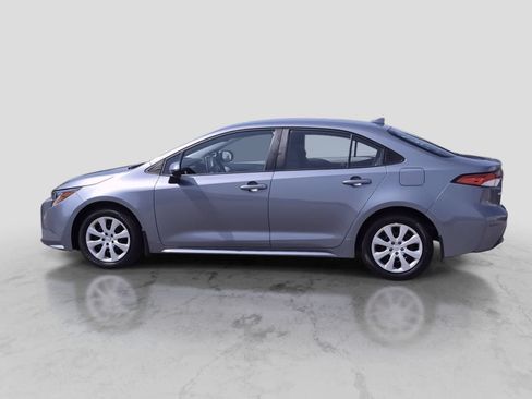 Used 2021 Toyota Corolla LE w/ Carpet Mat Package (TMS) FWD image 5