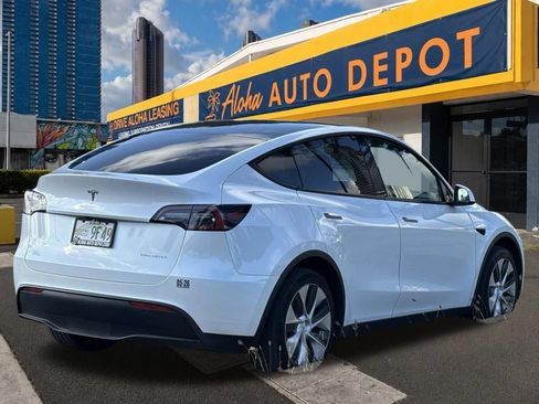 Used 2023 Tesla Model Y Long Range AWD/4WD image 5