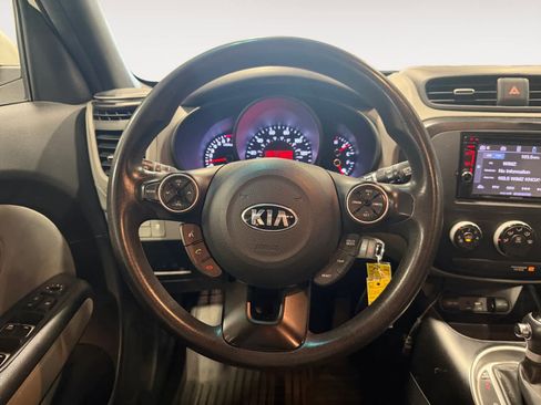 Used 2017 Kia Soul FWD image 13