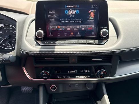 Used 2023 Nissan Rogue SV FWD image 28
