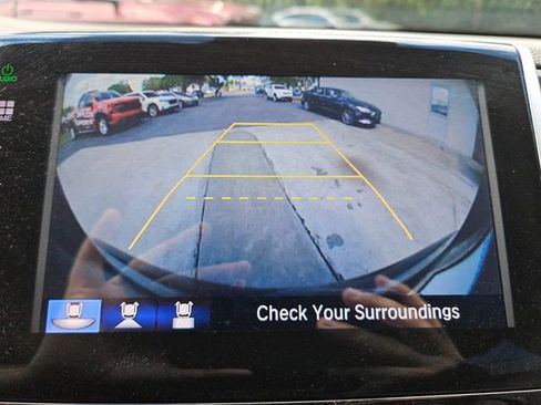 Used 2016 Honda Pilot Touring image 19