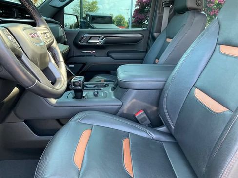 Used 2023 GMC Sierra 1500 AT4 w/ AT4 Premium Package AWD/4WD image 5