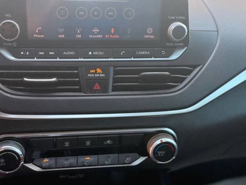 Used 2020 Nissan Altima 2.5 S FWD image 12
