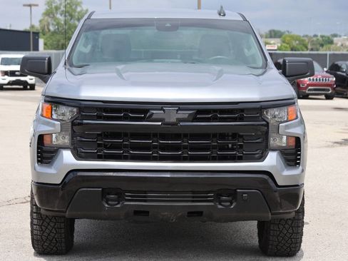 Used 2026 Chevrolet Silverado 1500 Custom Trail Boss w/ Dark Appearance Package AWD/4WD image 2