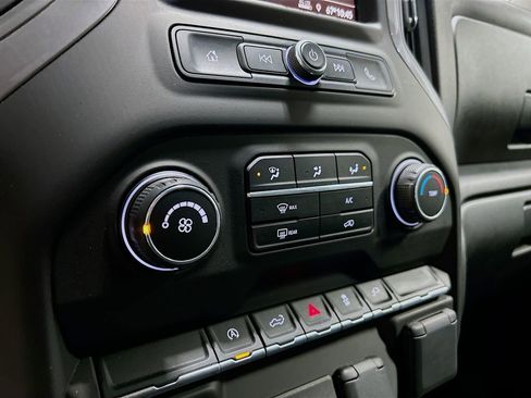 Used 2021 Chevrolet Silverado 1500 Custom image 15