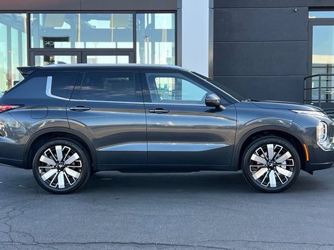 New 2026 Mitsubishi Outlander SEL image 4