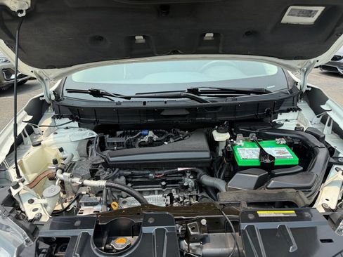 Used 2018 Nissan Rogue SV w/ Premium Package AWD/4WD image 36