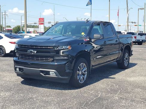 Used 2022 Chevrolet Silverado 1500 RST AWD/4WD image 2