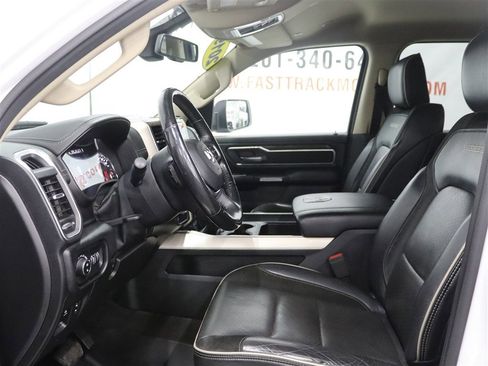 Used 2019 RAM 1500 Laramie AWD/4WD image 17